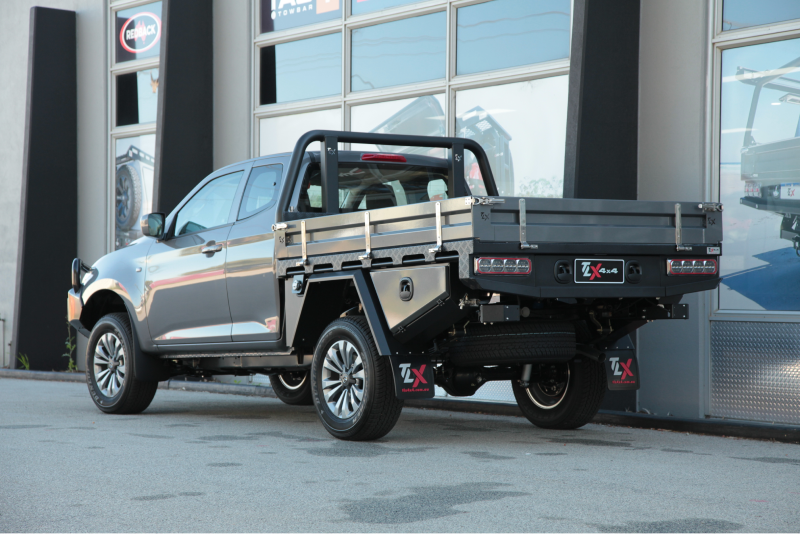 grey extra cab ute